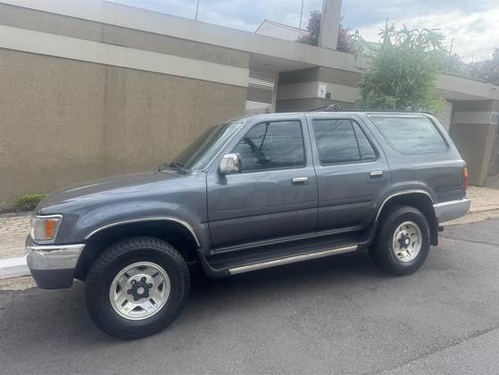 TOYOTA HILUX SW4 2.4 4X4 8V GASOLINA 4P MANUAL